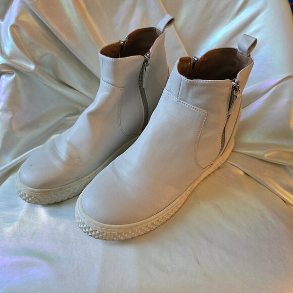 AEROSOLES Cream and White High-Top Wedge Platform Sneaker Boots Size 10.5 US - Picture 2 of 13